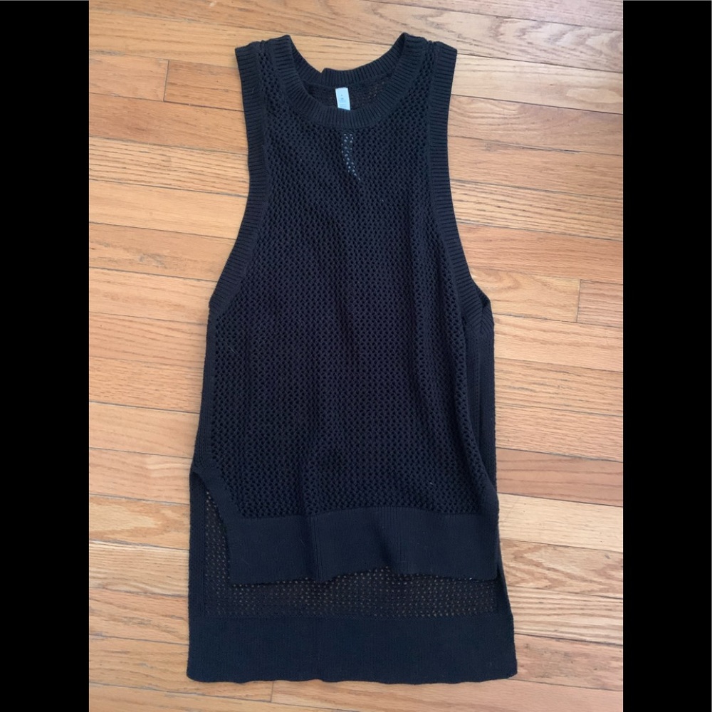 LULULEMON Sweater Size 4 Black BRAND NEW